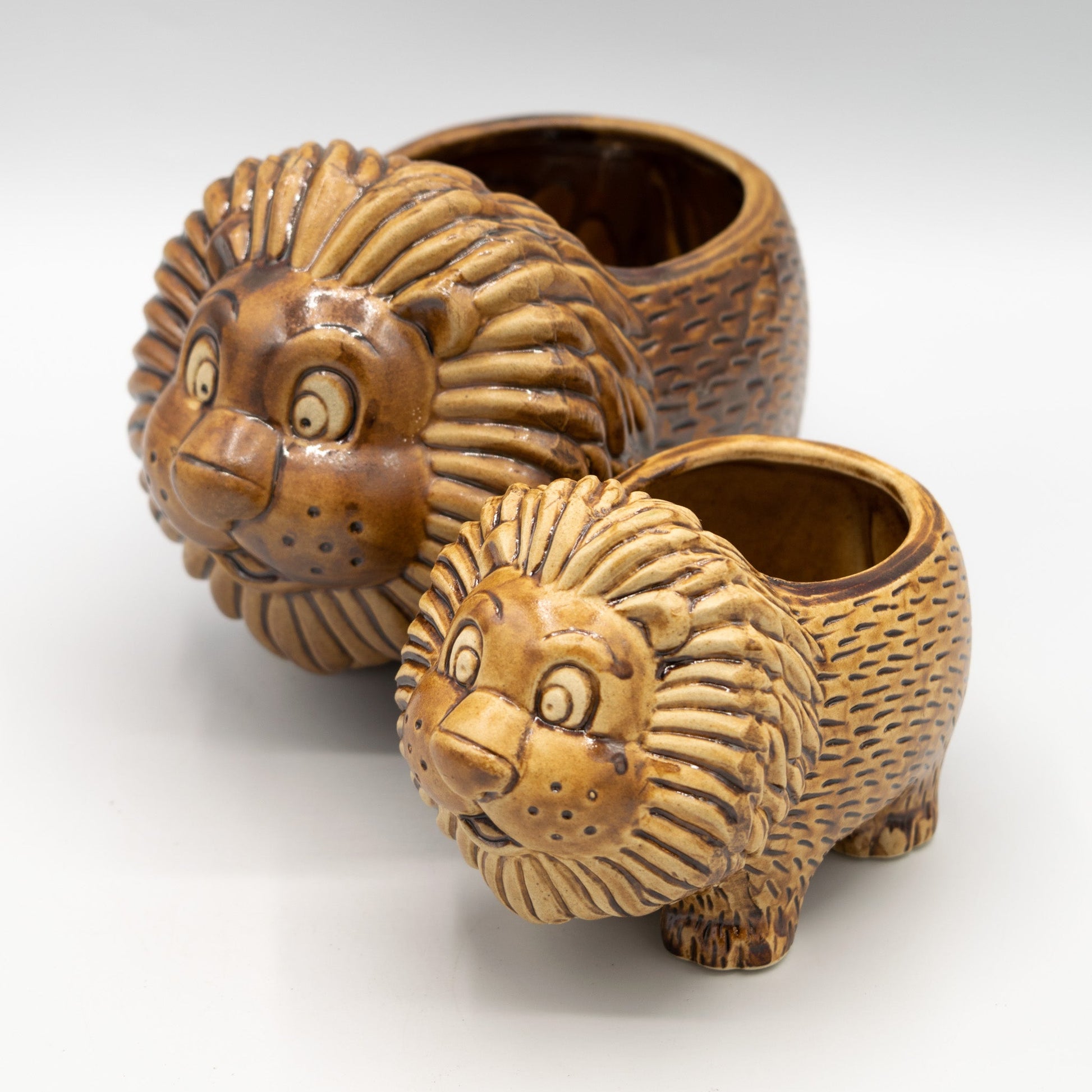 lion planter pot Handcrafted Lion Planters – Ideal Gifts for Plant & Animal Enthusiasts